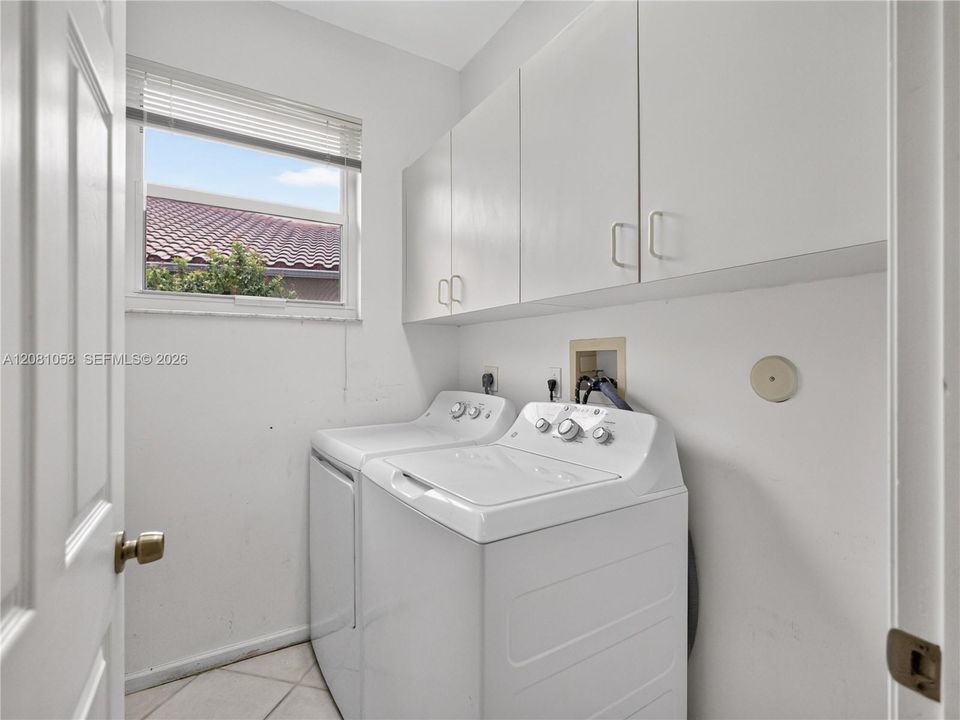 На продажу: $950,000 (4 спален, 2 ванн, 2279 Квадратных фут)