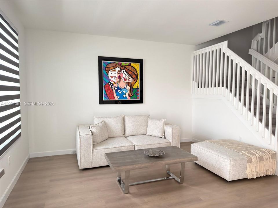 For Sale: $400,000 (3 beds, 2 baths, 1612 Square Feet)