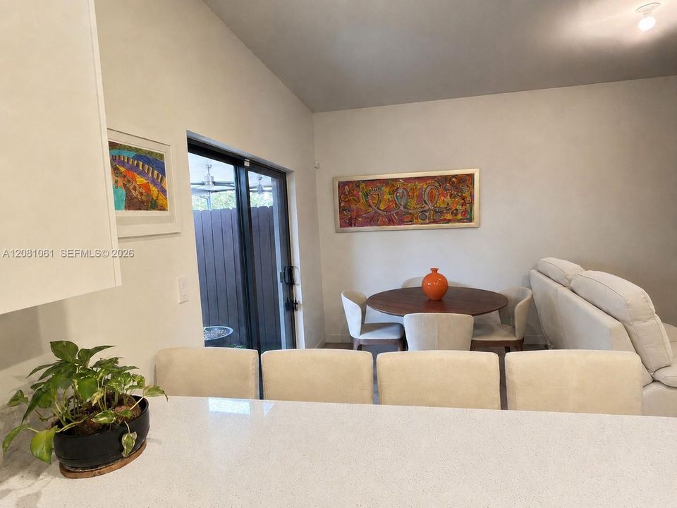For Sale: $400,000 (3 beds, 2 baths, 1612 Square Feet)
