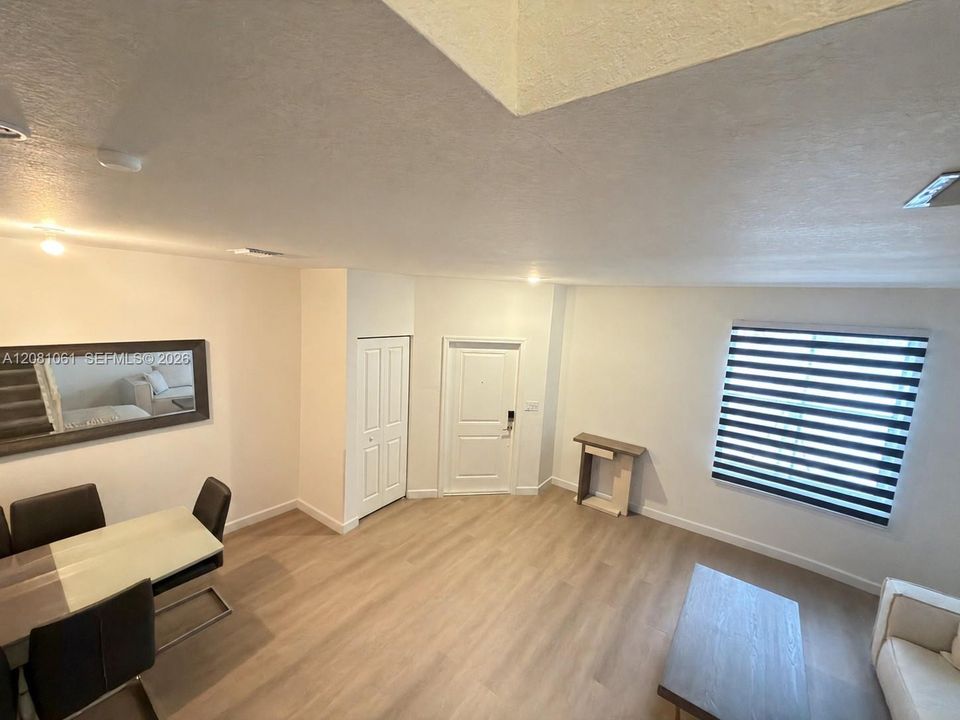 For Sale: $400,000 (3 beds, 2 baths, 1612 Square Feet)