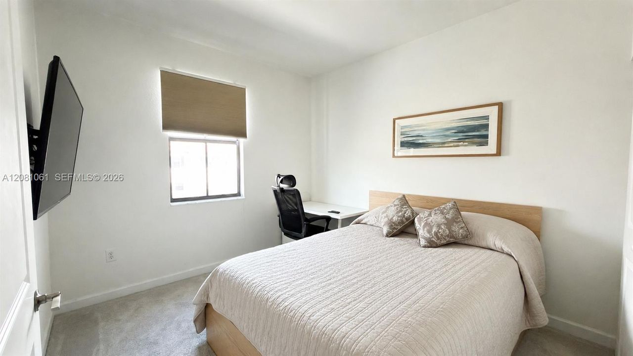 For Sale: $400,000 (3 beds, 2 baths, 1612 Square Feet)