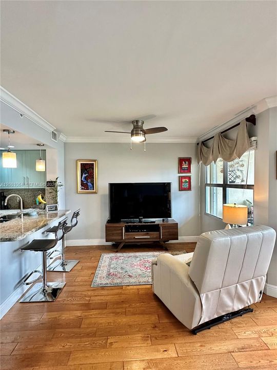 En Venta: $199,000 (1 camas, 1 baños, 1056 Pies cuadrados)