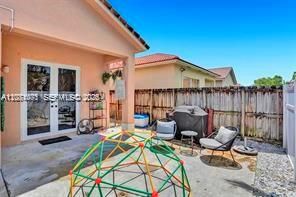 En Venta: $450,000 (3 camas, 2 baños, 1250 Pies cuadrados)