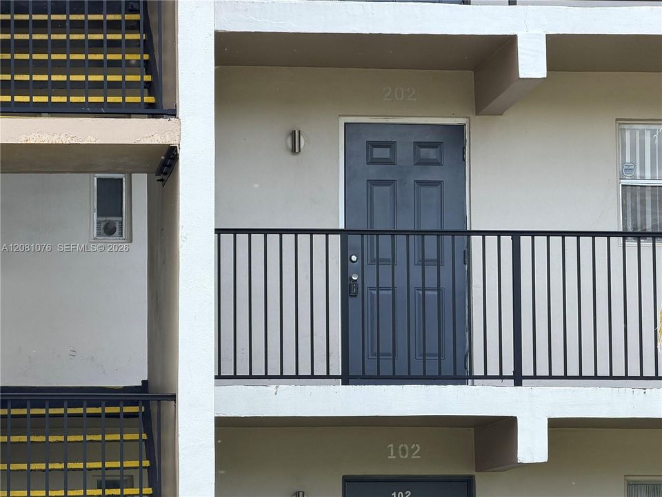 В аренду: $1,995 (2 спален, 2 ванн, 949 Квадратных фут)