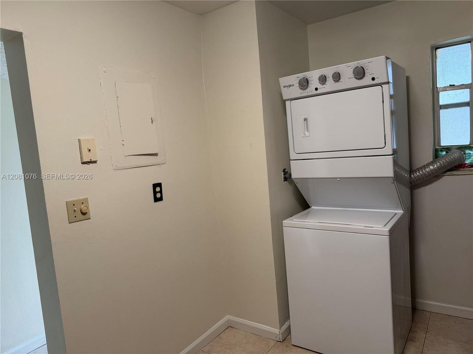 В аренду: $1,995 (2 спален, 2 ванн, 949 Квадратных фут)