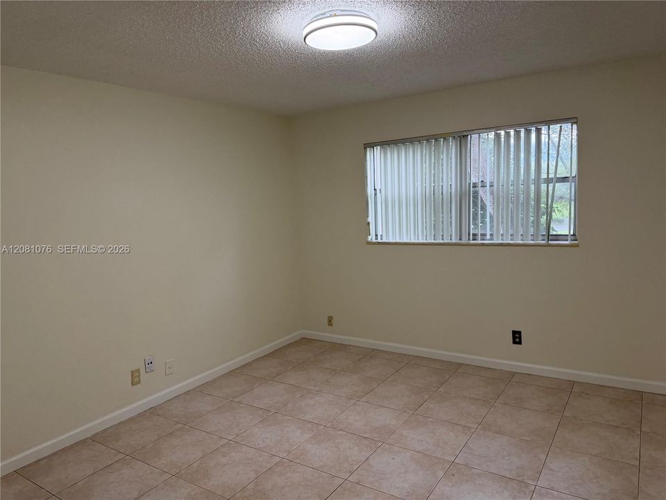 В аренду: $1,995 (2 спален, 2 ванн, 949 Квадратных фут)