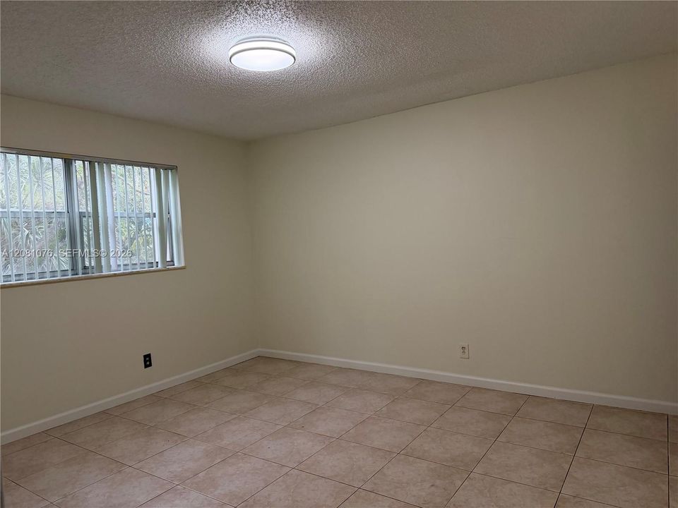 В аренду: $1,995 (2 спален, 2 ванн, 949 Квадратных фут)