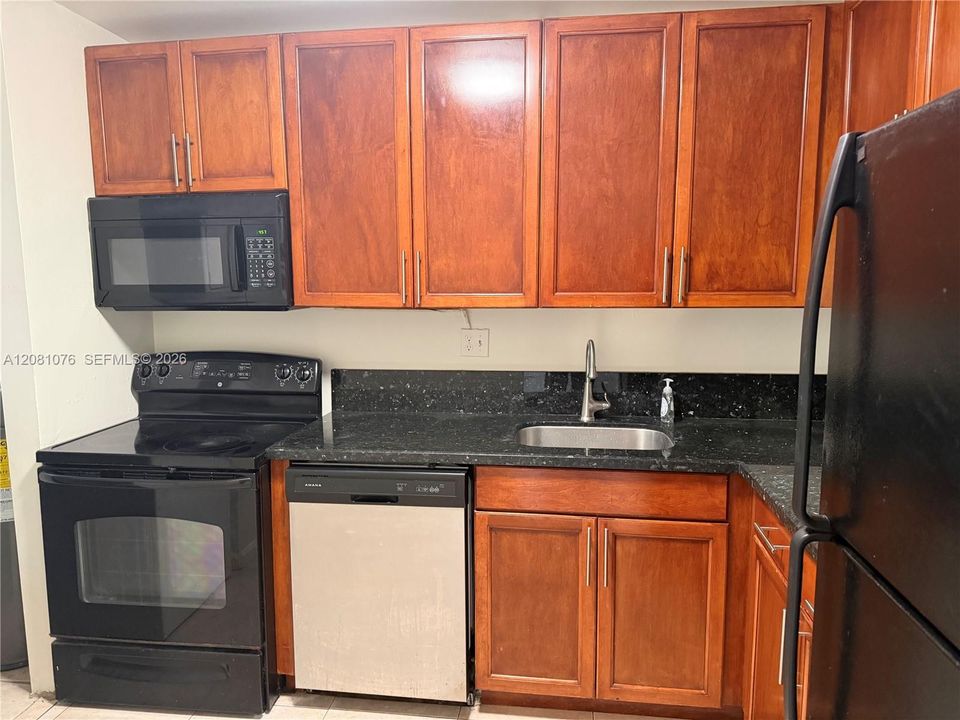 В аренду: $1,995 (2 спален, 2 ванн, 949 Квадратных фут)