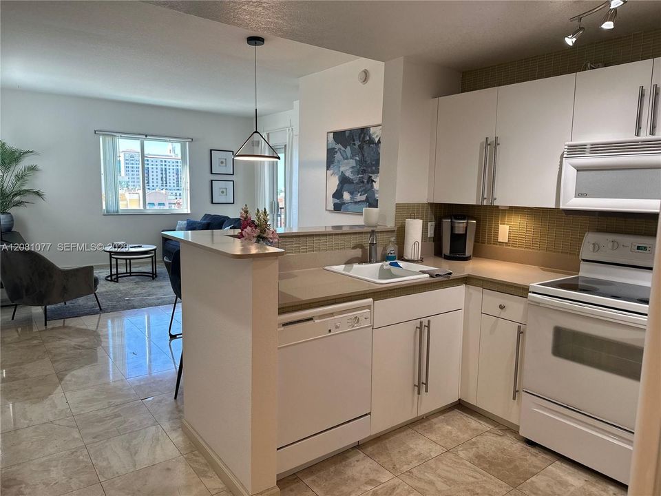 В аренду: $4,200 (2 спален, 2 ванн, 1114 Квадратных фут)