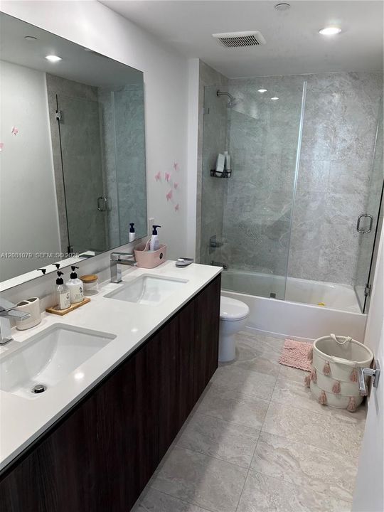 В аренду: $5,500 (2 спален, 2 ванн, 1178 Квадратных фут)