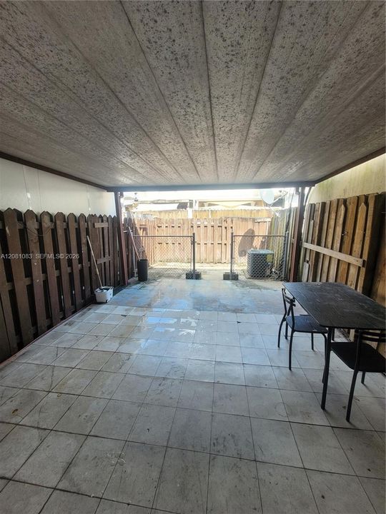 For Rent: $2,250 (2 beds, 2 baths, 871 Square Feet)