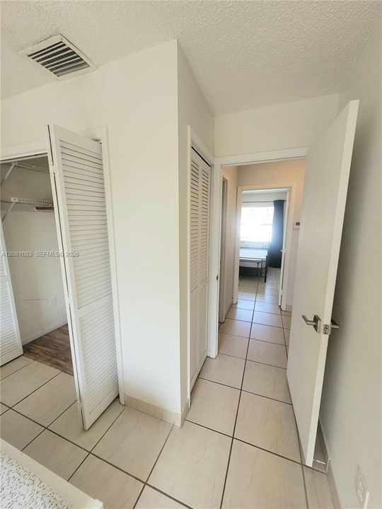 For Rent: $2,250 (2 beds, 2 baths, 871 Square Feet)