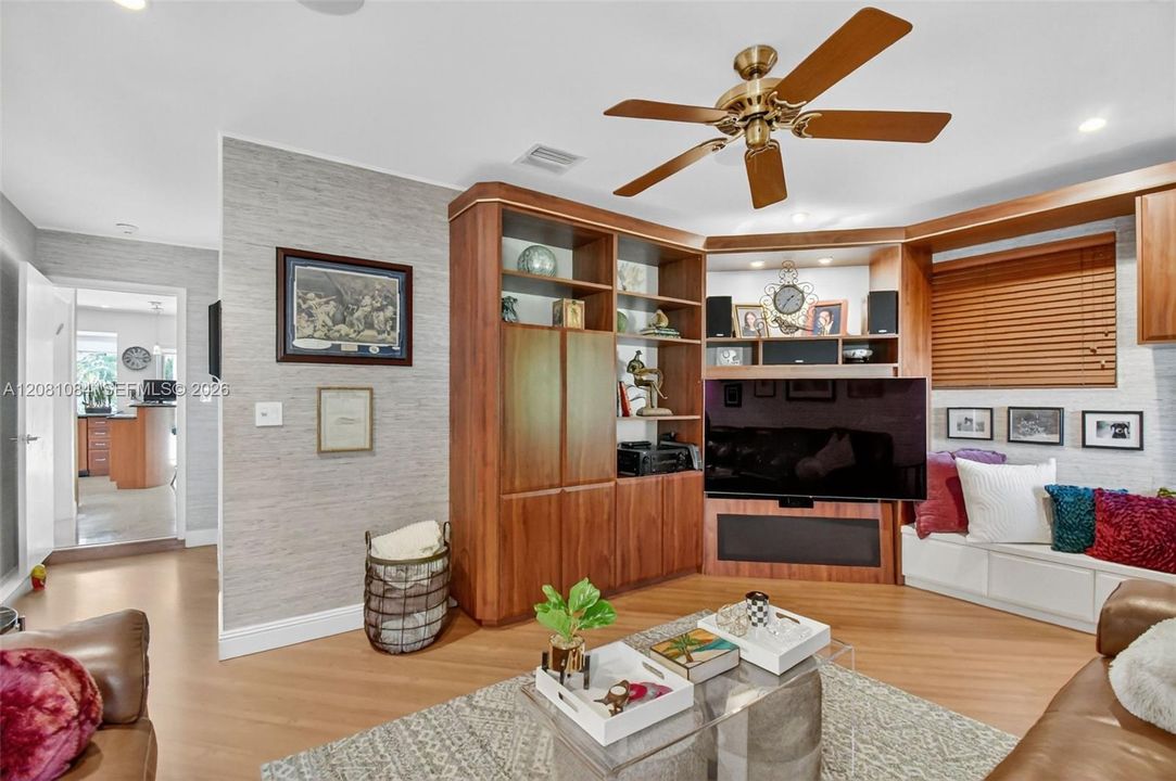 For Rent: $7,000 (3 beds, 3 baths, 2256 Square Feet)
