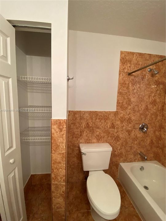 В аренду: $4,750 (4 спален, 3 ванн, 2310 Квадратных фут)