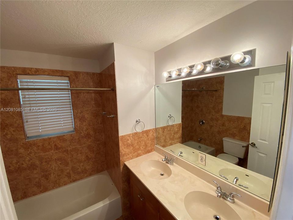 В аренду: $4,750 (4 спален, 3 ванн, 2310 Квадратных фут)