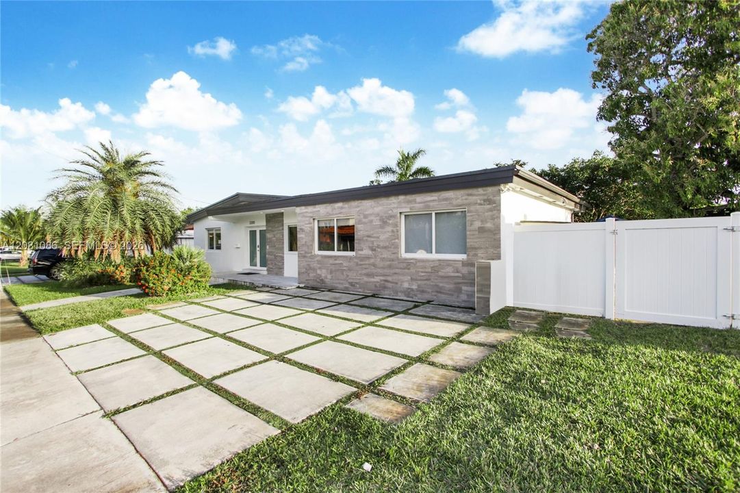 For Rent: $9,990 (4 beds, 3 baths, 2248 Square Feet)