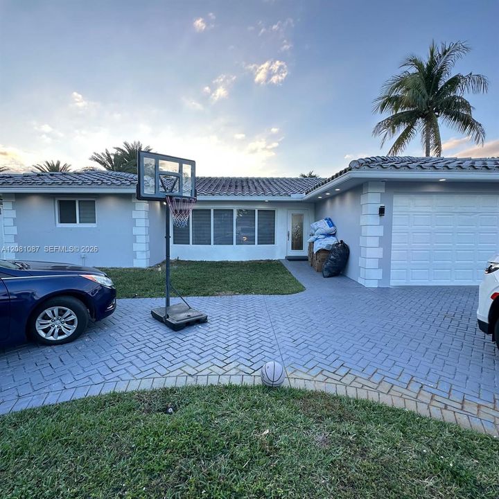 En Venta: $1,750,000 (4 camas, 3 baños, 0 Pies cuadrados)