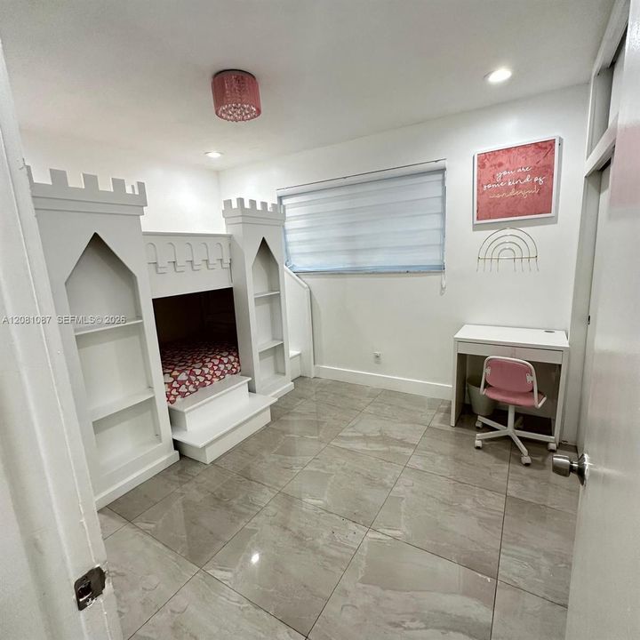 En Venta: $1,750,000 (4 camas, 3 baños, 0 Pies cuadrados)