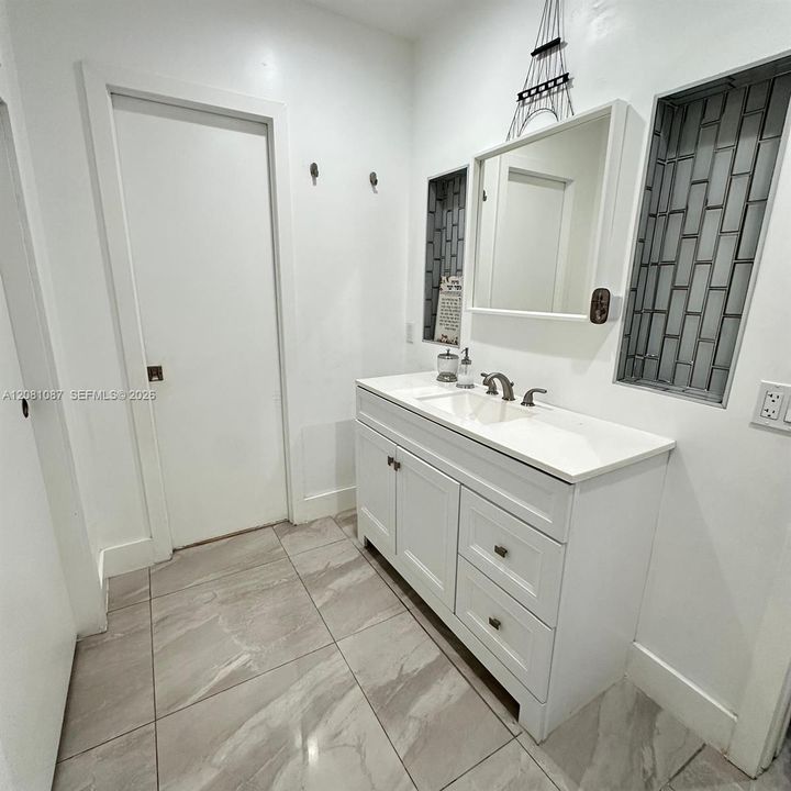 En Venta: $1,750,000 (4 camas, 3 baños, 0 Pies cuadrados)