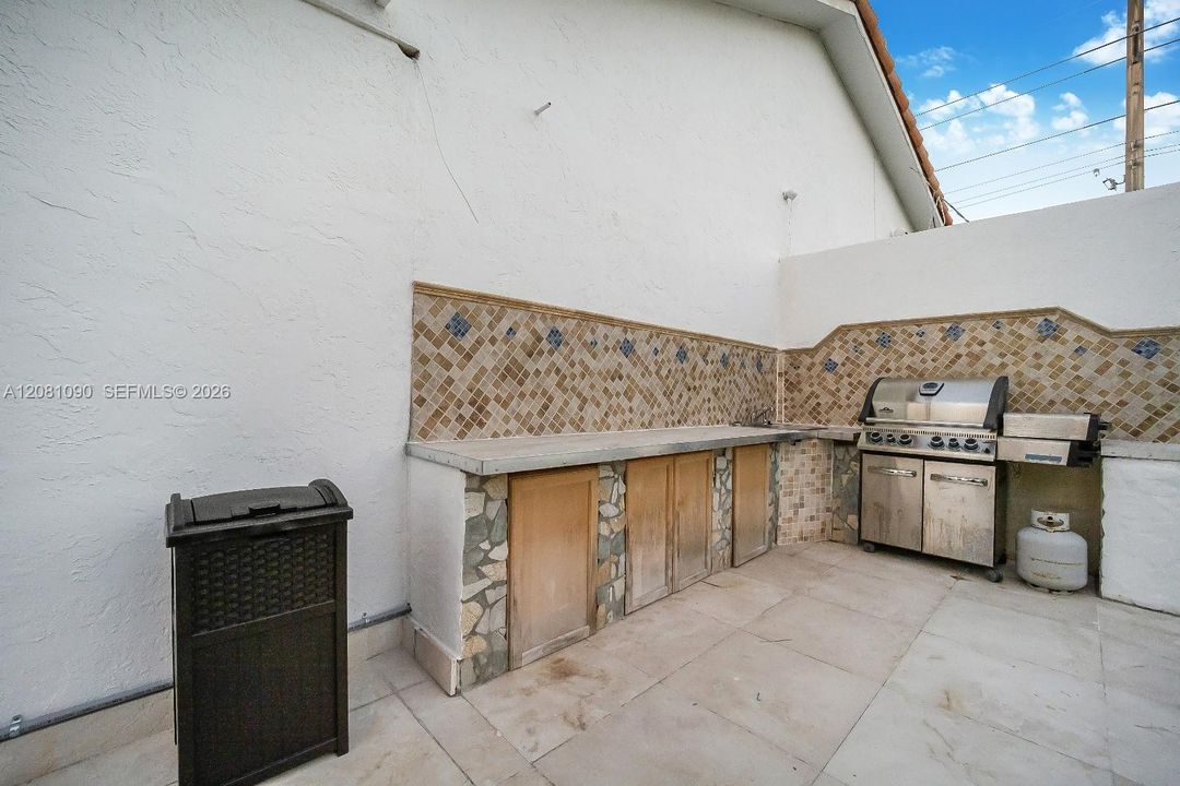 For Sale: $1,549,000 (4 beds, 3 baths, 2240 Square Feet)