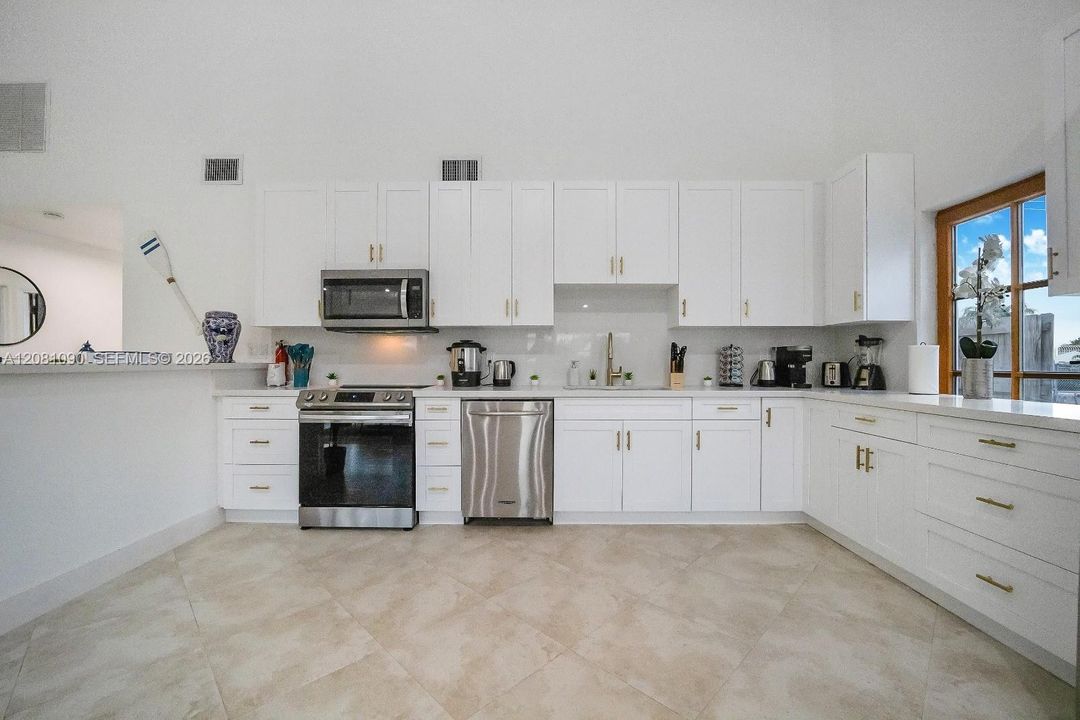 For Sale: $1,549,000 (4 beds, 3 baths, 2240 Square Feet)