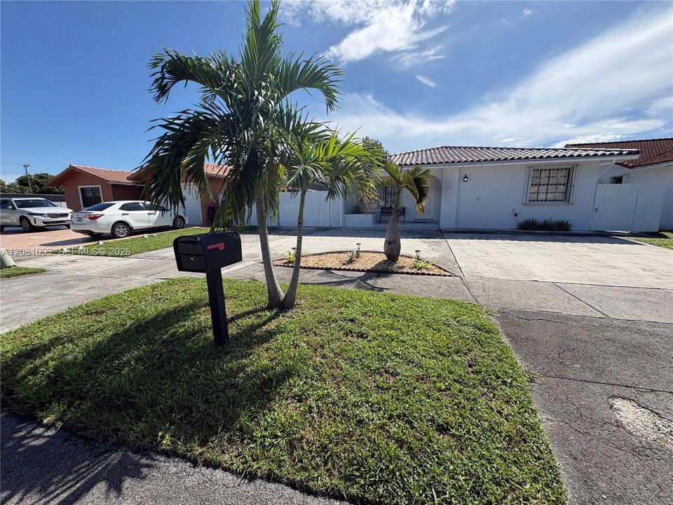 For Rent: $3,500 (3 beds, 2 baths, 1503 Square Feet)
