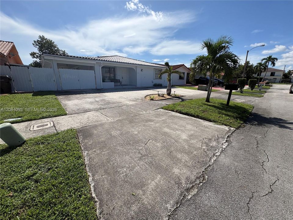 For Rent: $3,500 (3 beds, 2 baths, 1503 Square Feet)