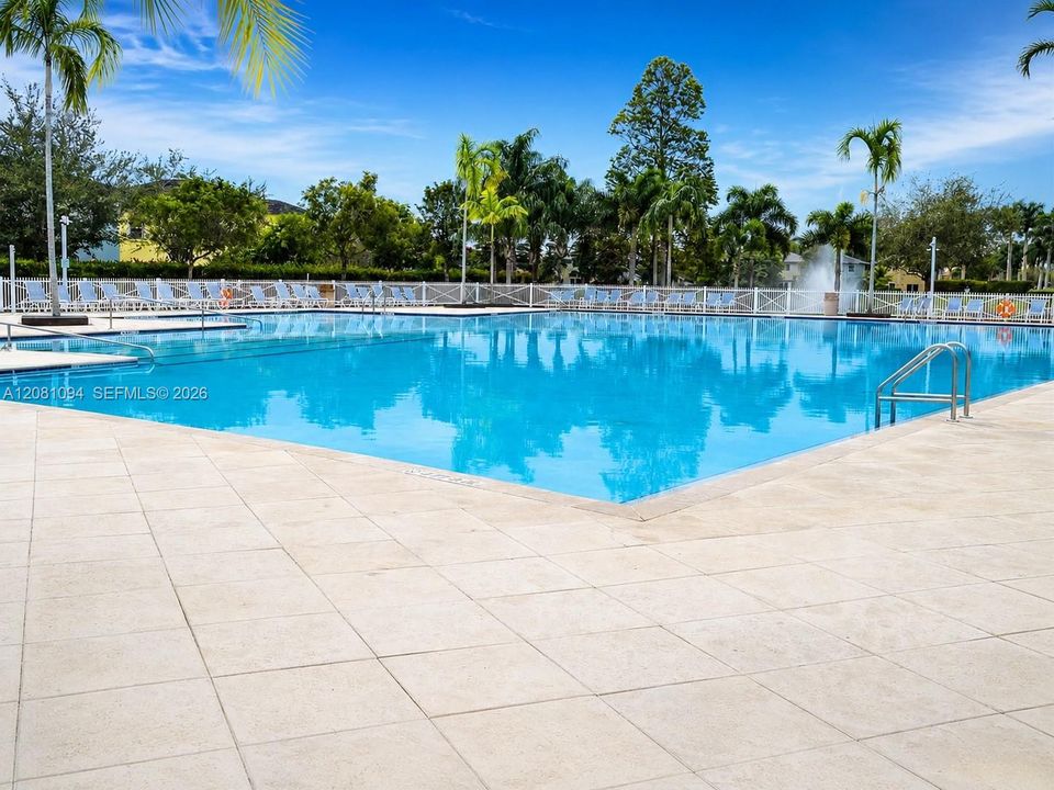 En Venta: $257,600 (3 camas, 2 baños, 1151 Pies cuadrados)