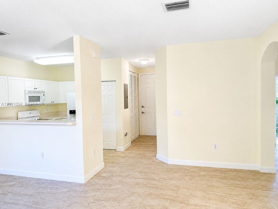 En Venta: $257,600 (3 camas, 2 baños, 1151 Pies cuadrados)