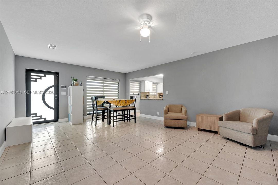 En Venta: $480,000 (3 camas, 2 baños, 1524 Pies cuadrados)