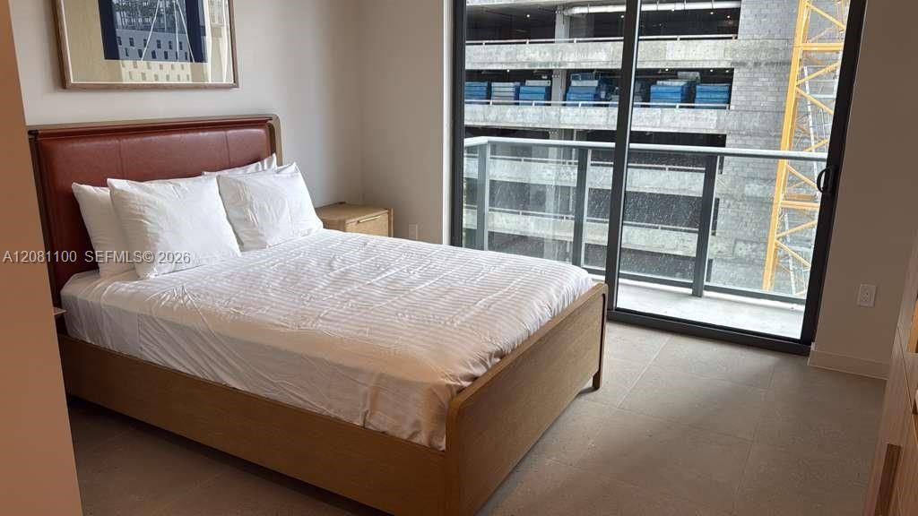 В аренду: $2,600 (0 спален, 1 ванн, 350 Квадратных фут)