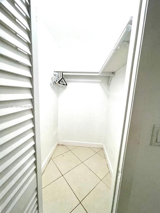 For Rent: $2,790 (2 beds, 1 baths, 2870 Square Feet)