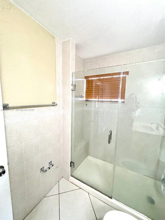 For Rent: $2,790 (2 beds, 1 baths, 2870 Square Feet)