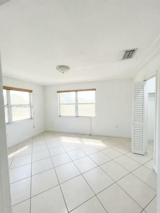 For Rent: $2,790 (2 beds, 1 baths, 2870 Square Feet)