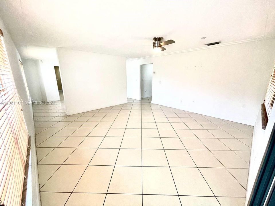 For Rent: $2,790 (2 beds, 1 baths, 2870 Square Feet)
