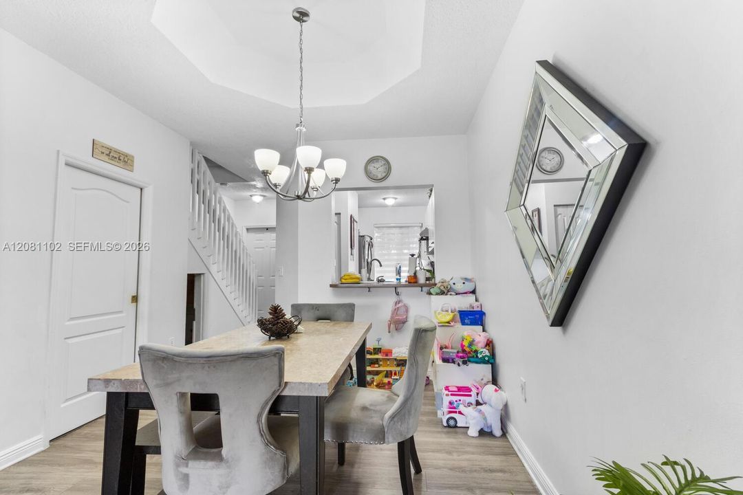 En Venta: $405,000 (2 camas, 2 baños, 1250 Pies cuadrados)