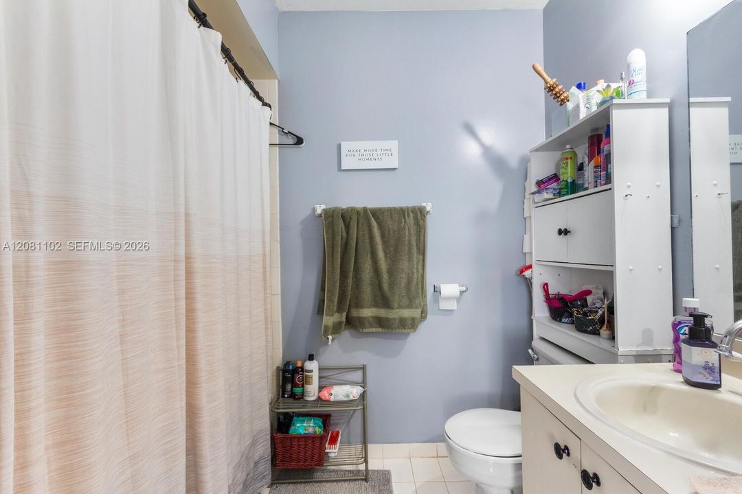 En Venta: $405,000 (2 camas, 2 baños, 1250 Pies cuadrados)