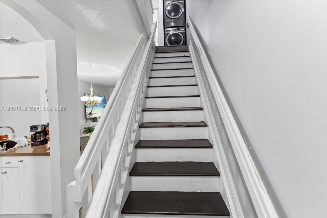 En Venta: $405,000 (2 camas, 2 baños, 1250 Pies cuadrados)