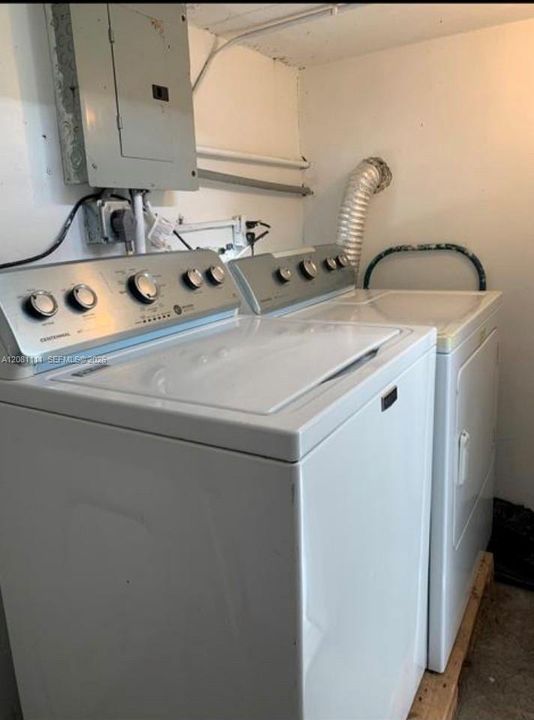 В аренду: $1,999 (2 спален, 1 ванн, 808 Квадратных фут)