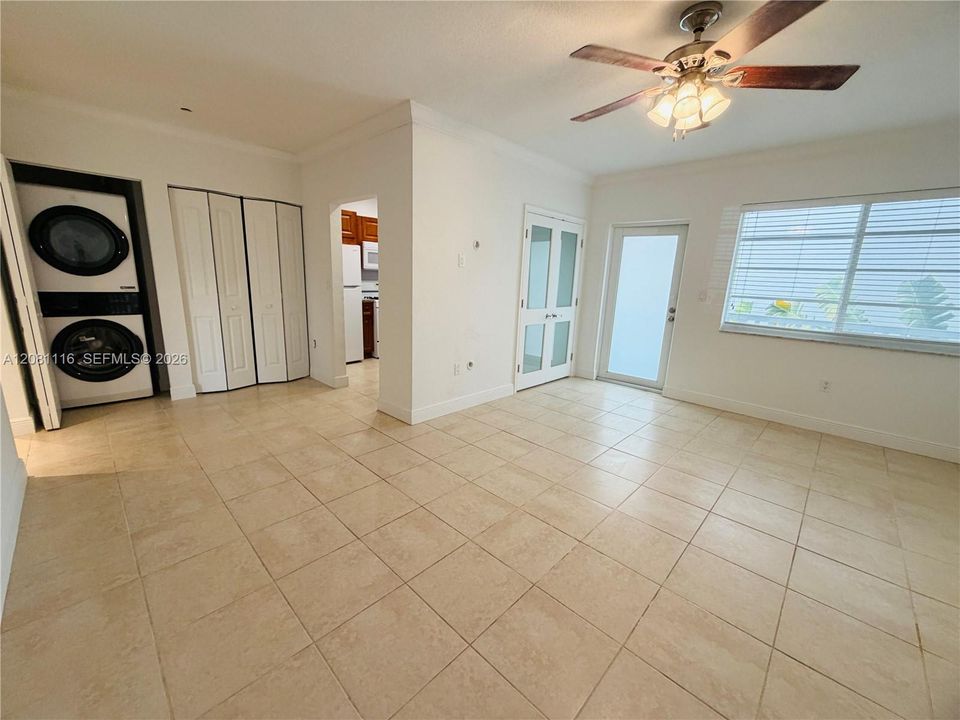 For Rent: $2,800 (1 beds, 1 baths, 645 Square Feet)