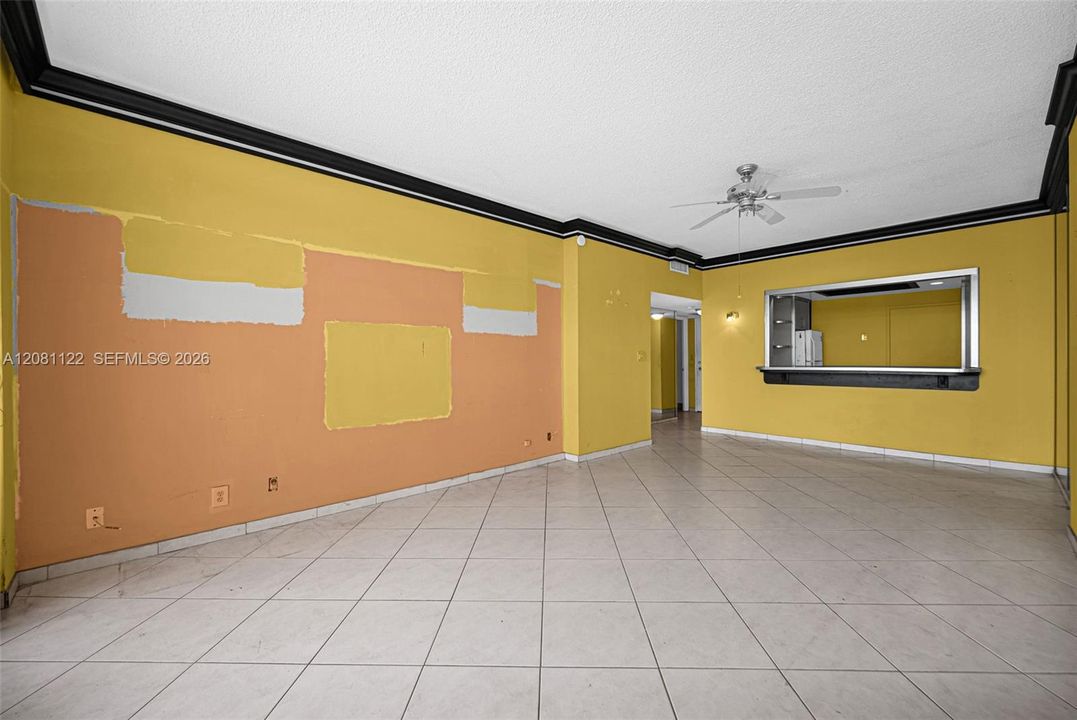For Sale: $245,000 (1 beds, 1 baths, 832 Square Feet)