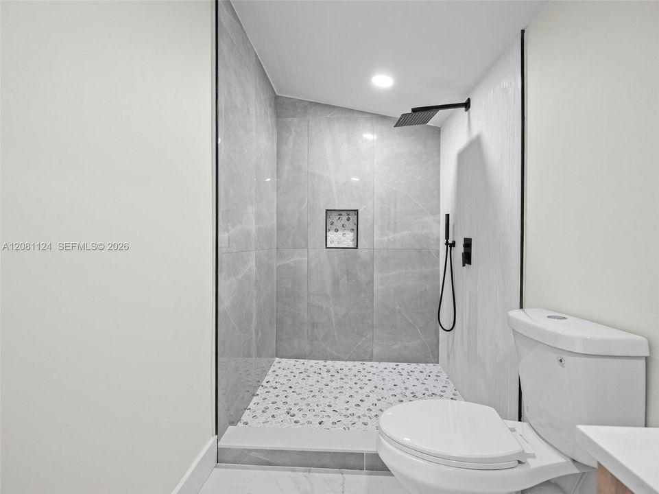 На продажу: $575,000 (4 спален, 3 ванн, 1571 Квадратных фут)