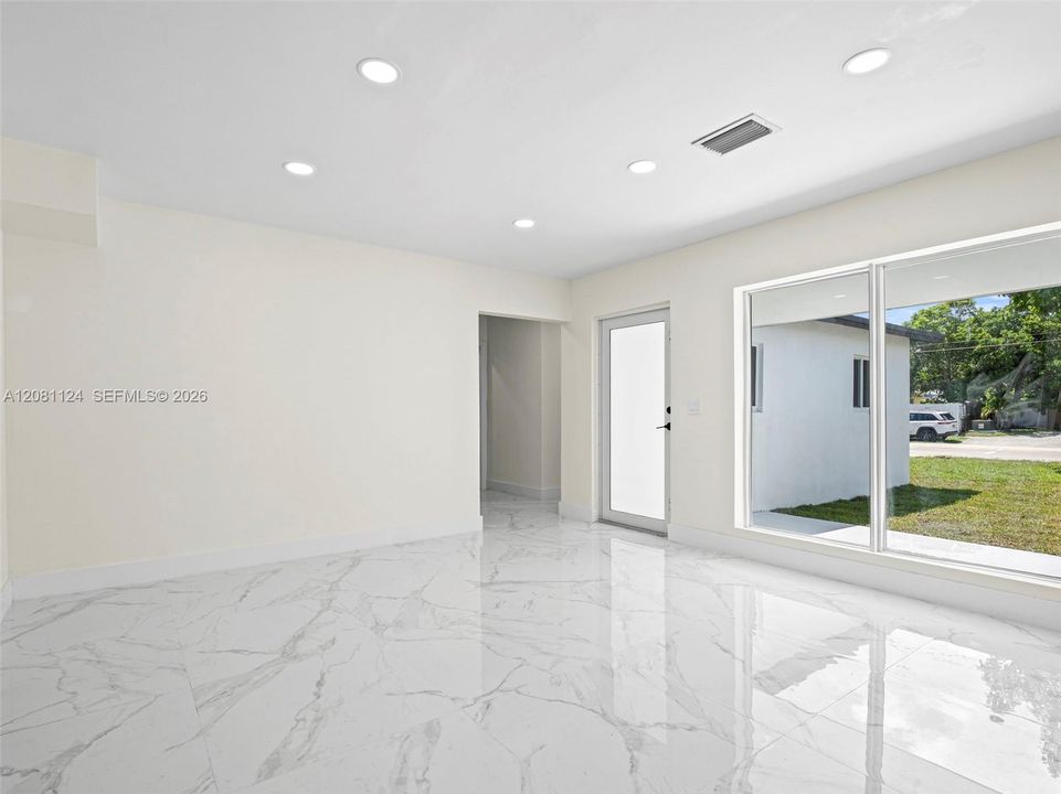 На продажу: $575,000 (4 спален, 3 ванн, 1571 Квадратных фут)