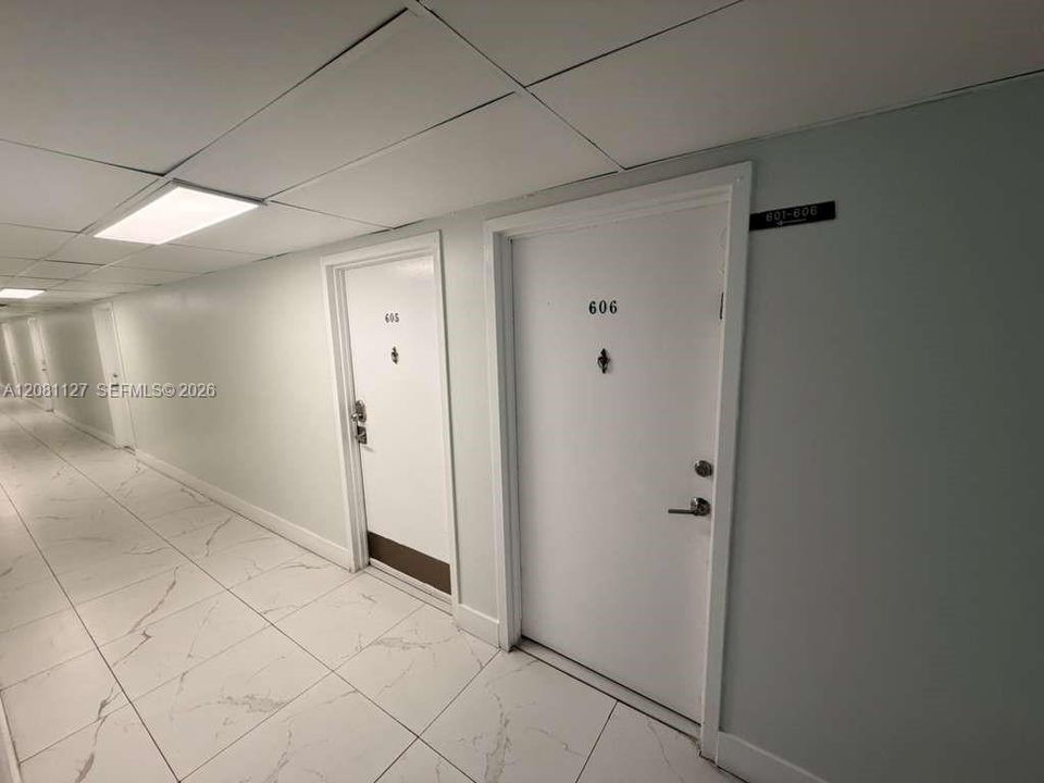 В аренду: $2,400 (1 спален, 1 ванн, 1000 Квадратных фут)