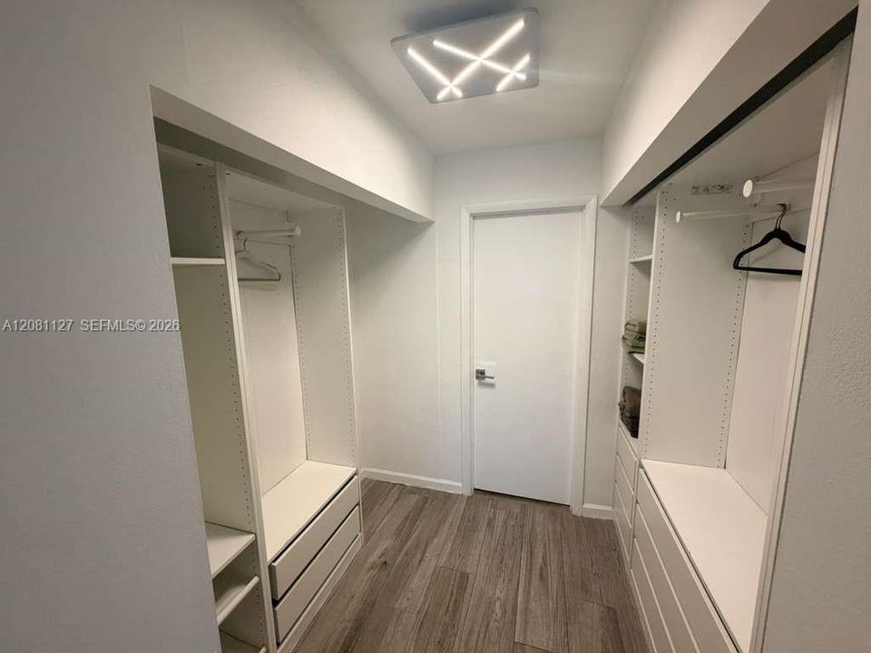 В аренду: $2,400 (1 спален, 1 ванн, 1000 Квадратных фут)