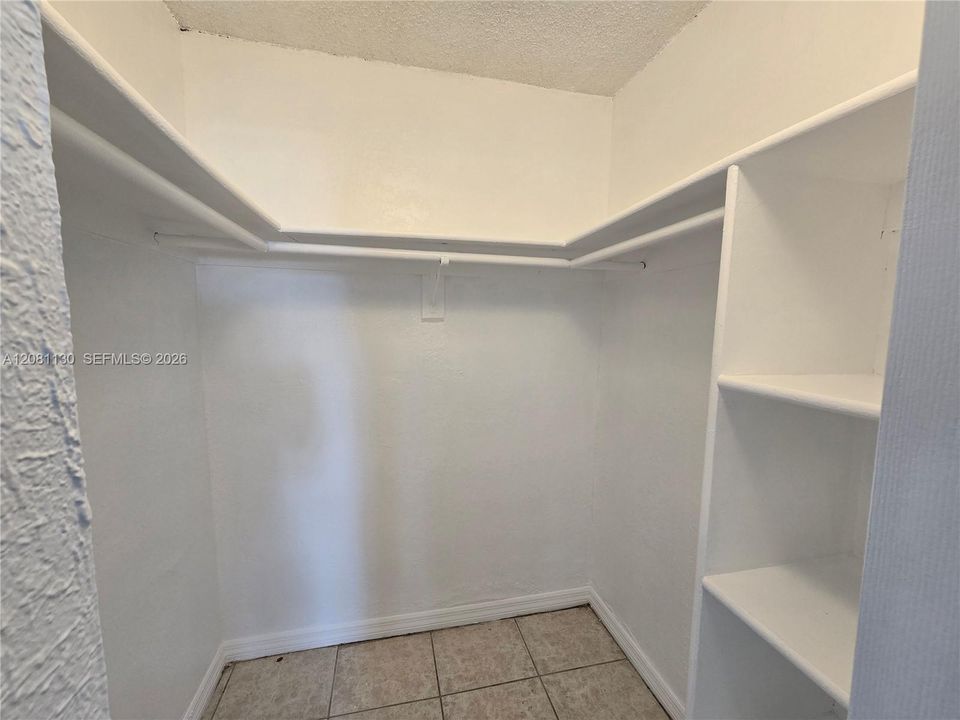 В аренду: $1,700 (1 спален, 1 ванн, 605 Квадратных фут)