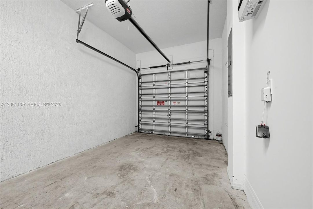En Venta: $319,900 (3 camas, 2 baños, 1926 Pies cuadrados)