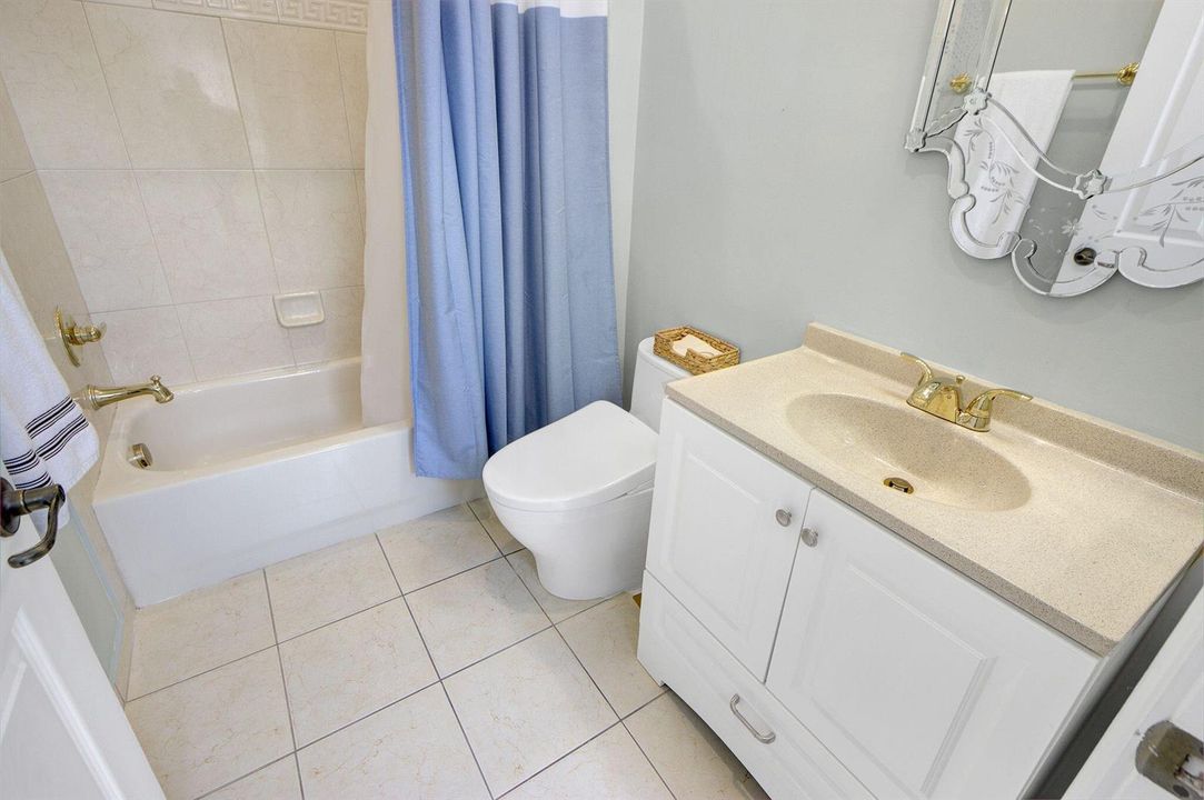 Guesthouse - Bathroom