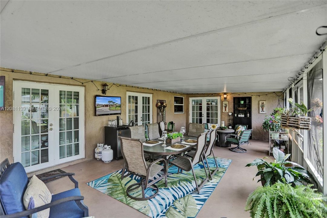 待售: $719,000 (4 贝兹, 2 浴室, 1971 平方英尺)