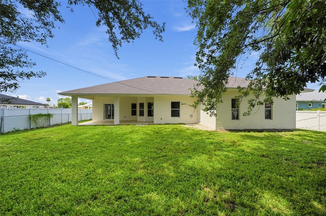 En Venta: $424,900 (4 camas, 3 baños, 2118 Pies cuadrados)